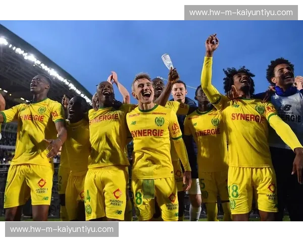 橘色风暴来袭:昂热与里尔的法甲巅峰对决,谁能笑到最后?